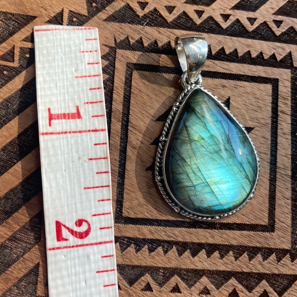925 Sterling Silver Labradorite Pendant - Picture 10 of 10